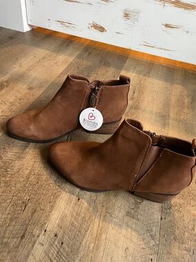 Blondo Chestnut Suede Ankle Booties with Side Zipper